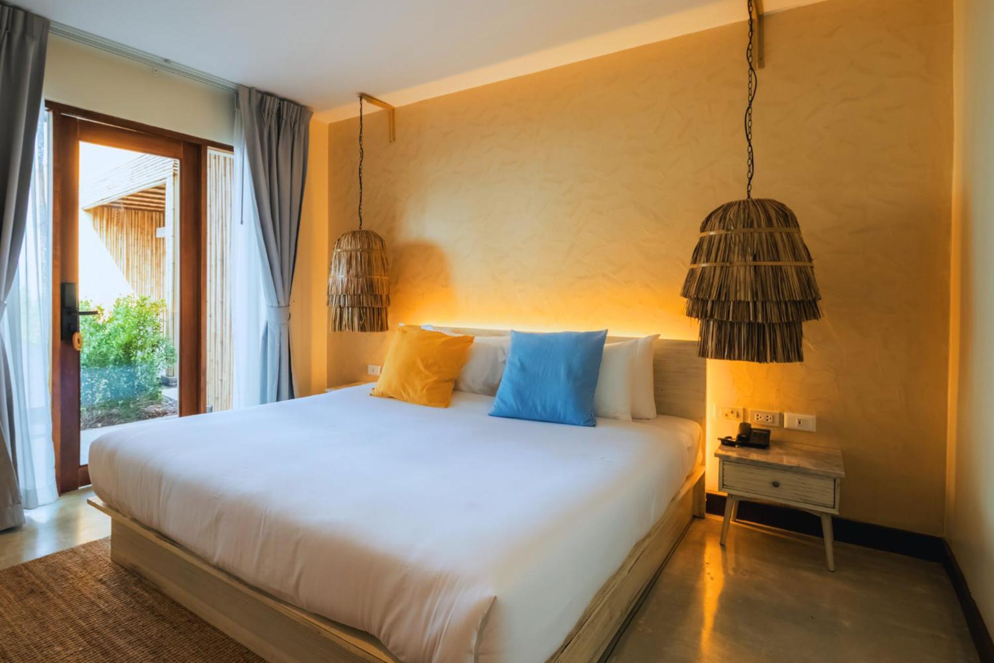 Sea Sun Bed & Beyond Hotel Pantai Bangrak Luaran gambar